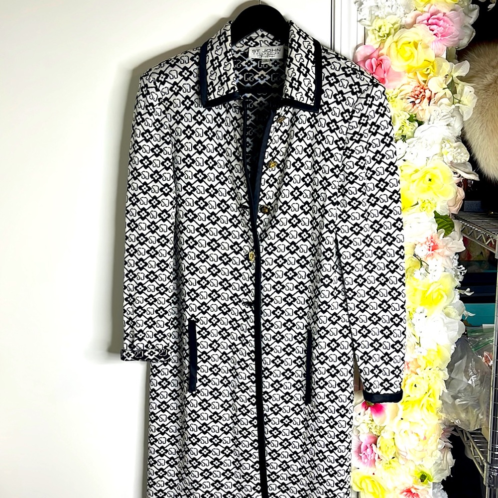🌺🌺 ST. JOHN JACKET size 12
